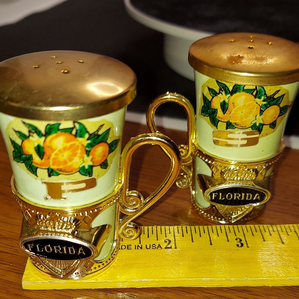 Vintage 1960s Florida Souvenirs Beer Steins Salt & Pepper Shakers Made In Japan